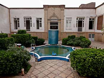 ویژگی معماری بیوت امام راحل (ره) از خمین تا تهران ویژگی معماری بیوت امام راحل (ره) از خمین تا تهران