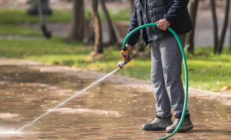 اخطار به بیش از ۱۴ هزار مشترک بدمصرف آب در همدان اخطار به بیش از ۱۴ هزار مشترک بدمصرف آب در همدان