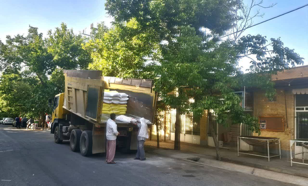 همدلی نانوایان شهر قمصر در روزهای جنگ با اسرائیل غاصب همدلی نانوایان شهر قمصر در روزهای جنگ با اسرائیل غاصب