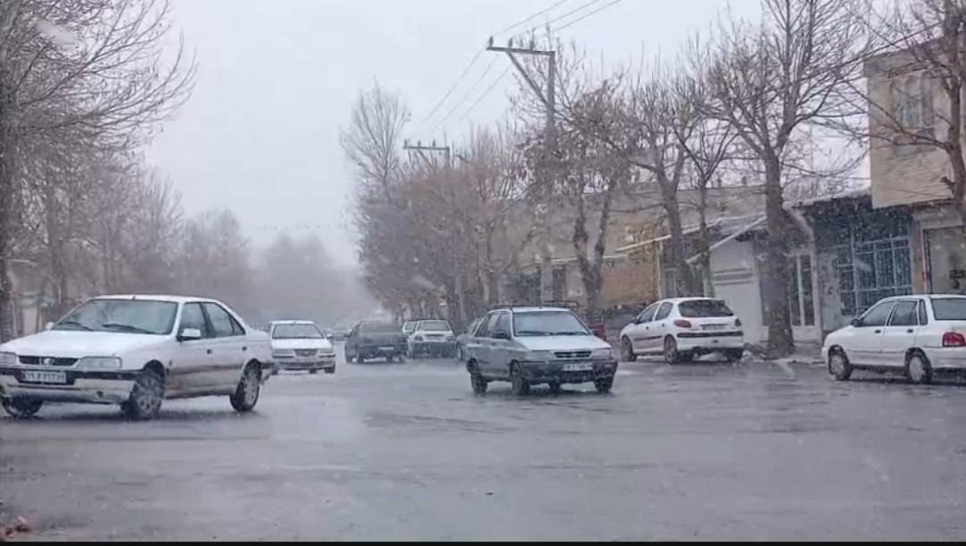 بارش پراکنده برف در فریدونشهر