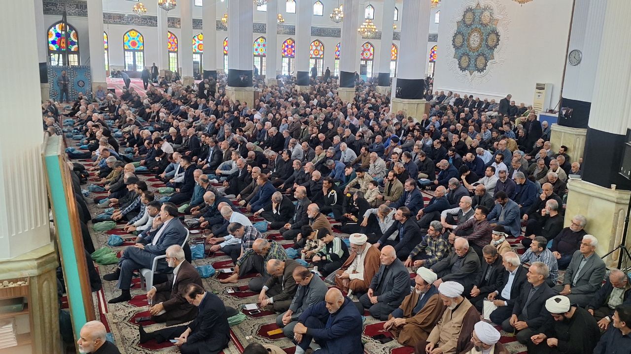 مردم ایران در برابر قدرتهای استکباری ایستادهاند مردم ایران در برابر قدرتهای استکباری ایستادهاند
