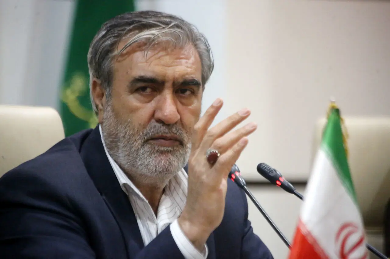 عزیزی: حالا از بازگشت وضعیت تنگه هرمز به قبل لذت ببرید عزیزی: حالا از بازگشت وضعیت تنگه هرمز به قبل لذت ببرید