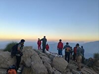 مهار آتش در جنگل‌های گناوه لری شهرستان گچساران