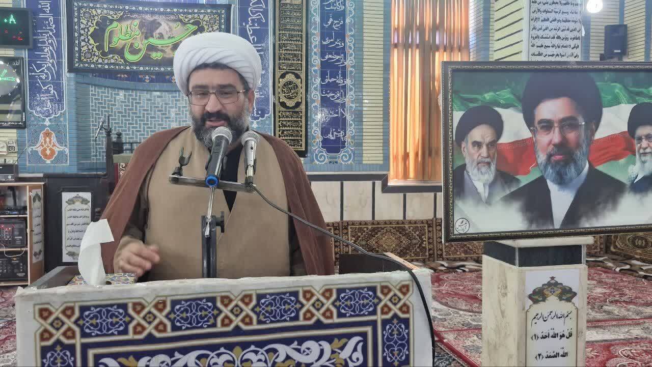 امام جمعه پلدشت: قدرت میدان و بعثت خیابان ایران را ابرقدرت کرد امام جمعه پلدشت: قدرت میدان و بعثت خیابان ایران را ابرقدرت کرد
