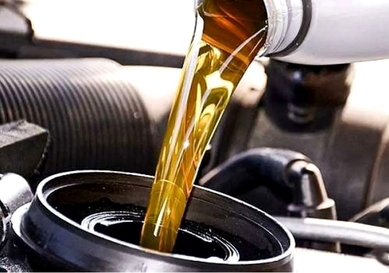 تخصیص روغن موتور رایگان به ناوگان فعال در تخلیه کالای اساسی از بنادر کشور تخصیص روغن موتور رایگان به ناوگان فعال در تخلیه کالای اساسی از بنادر کشور