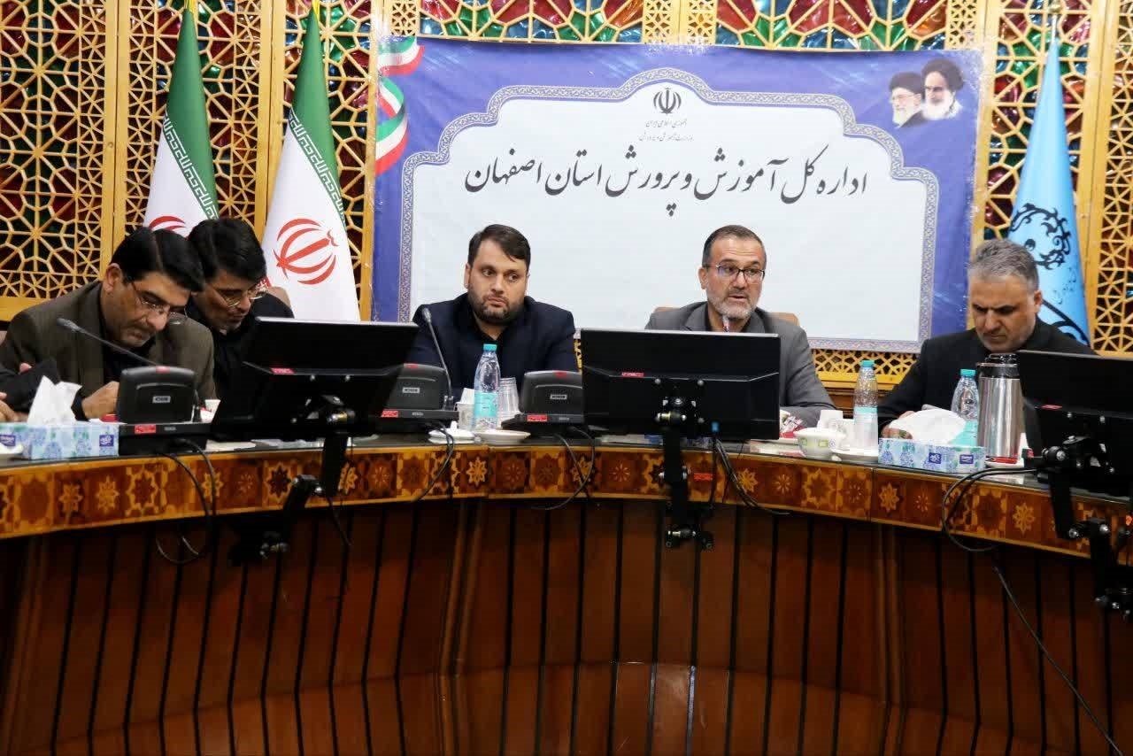 تأکید معاون استاندار اصفهان بر هوشمند سازی و تمرکز بر پیشگیری در مبارزه با قاچاق کالا و ارز